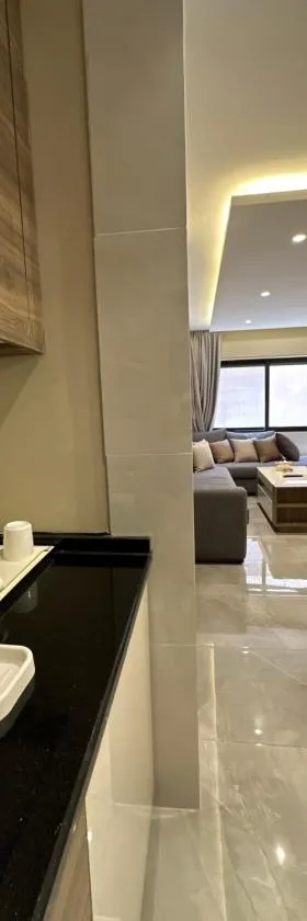 Chic Apartments For Rent ave0-7，位于Umm Uthainah的酒店
