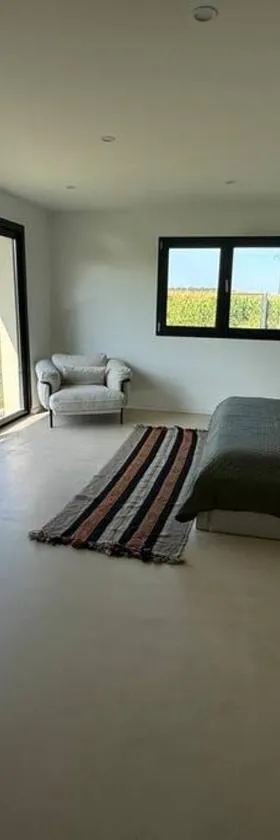 Magnifique Villa 4 chambres avec piscine，位于Wolfersdorf的酒店
