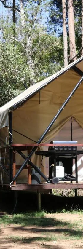 Creek Glamping Tent，位于Commissioners Creek的酒店