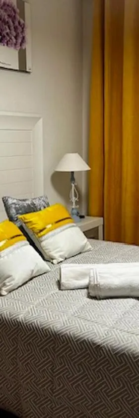 Apartamento Plaza España，位于巴尔德佩尼亚斯的酒店