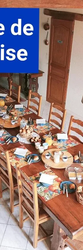 La Ferme de Plénoise Chambre & Table d'hôtes，位于Fricambault的酒店