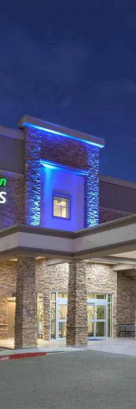 Holiday Inn Express & Suites - Gilbert - East Mesa by IHG，位于吉尔伯特的酒店