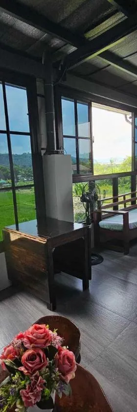 ASHBURN'S TRANSIENT Bauang La Union - BARKADA ROOM, LIMITED PARKING, SELF CHECK-IN, SELF SERVICE，位于Lossoc的酒店