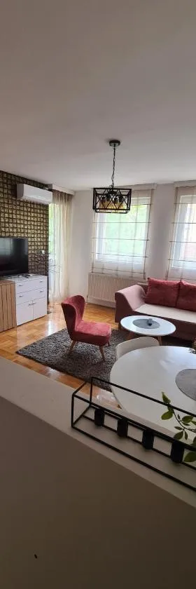 Sunrise apartman，位于比耶利纳的酒店