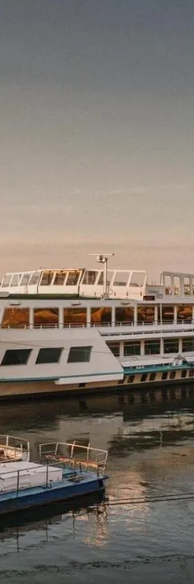 Boat Hotel Sofia，位于鲁塞的酒店