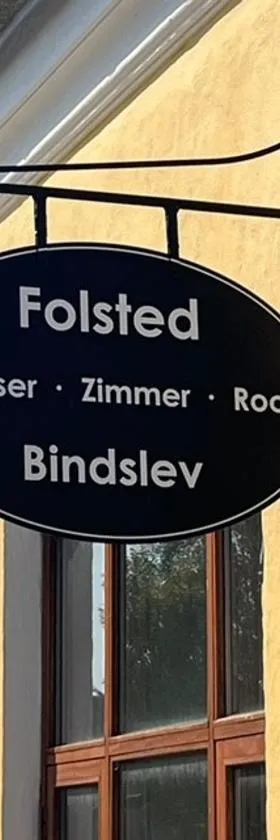 Folsted - Værelse 104 med eget badeværelse og fri parkering，位于宾德斯莱弗的酒店