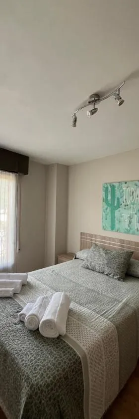 Santa Coloma Apartamentos，位于Santa Coloma的酒店