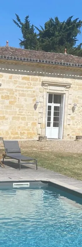 Domaine de La Mouleyre à Cénac proche Bordeaux，位于Carignan的酒店