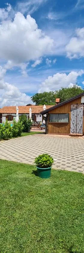 Bakina kuća za odmor，位于Sveti Ivan Žabno的酒店