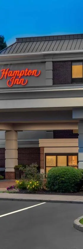 哈特福德机场汉普顿酒店，位于温莎洛克斯的酒店