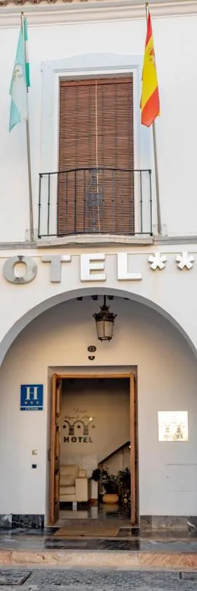 Hotel Don Miguel Plaza，位于贝尔哈的酒店