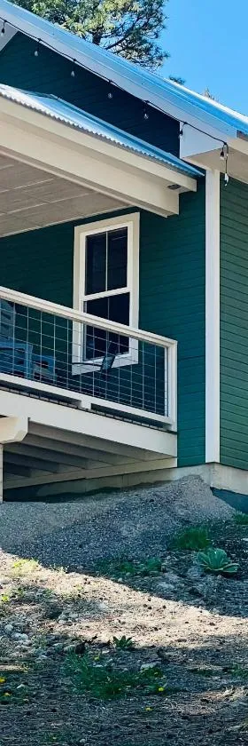 Elk Ridge Village 201A Cozy Cabin with views of Flathead Lake and the mountains，位于Lakeside的酒店
