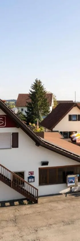 Altbau Gasthaus Amboss，位于Grünkraut的酒店
