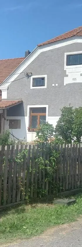 Statek u Sýkorky，位于Ostrov的酒店