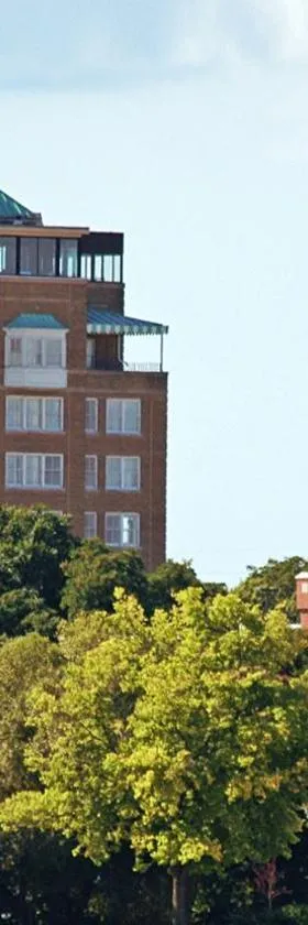Park Place Hotel & Conference Center，位于特拉弗斯城的酒店
