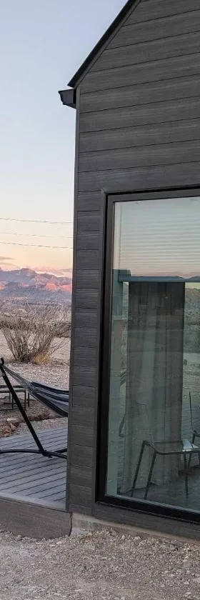 Stardust Luxury Cottage with loft & a great view，位于特灵瓜的酒店