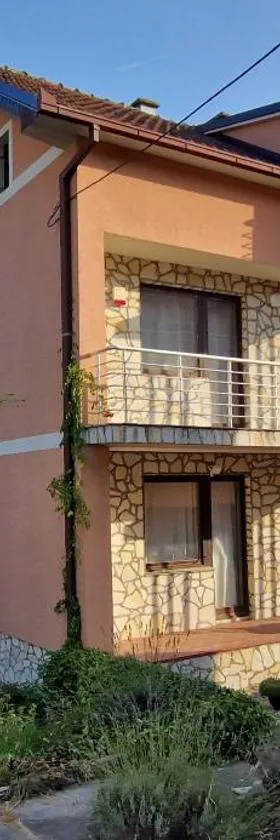 Beautiful large villa Vrčin，位于Vrčin的酒店