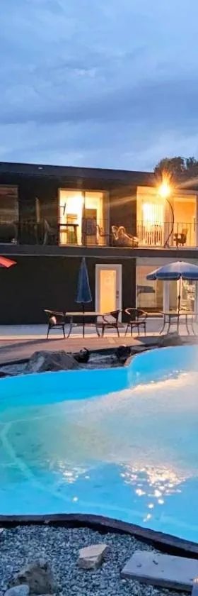 Interurban Suites Hotel，位于塔奇拉的酒店