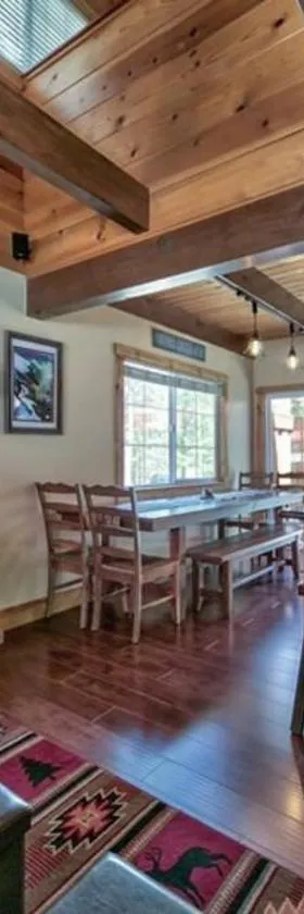 Tahoe Townie - Cozy Cabin in South Lake Tahoe!，位于南太浩湖的酒店