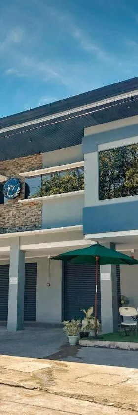 JCzar Suites，位于Gingoog的酒店