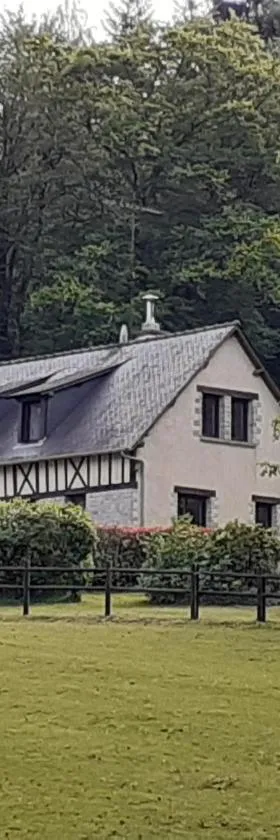 Chambre à la campagne，位于Saint-Hilaire-des-Landes的酒店