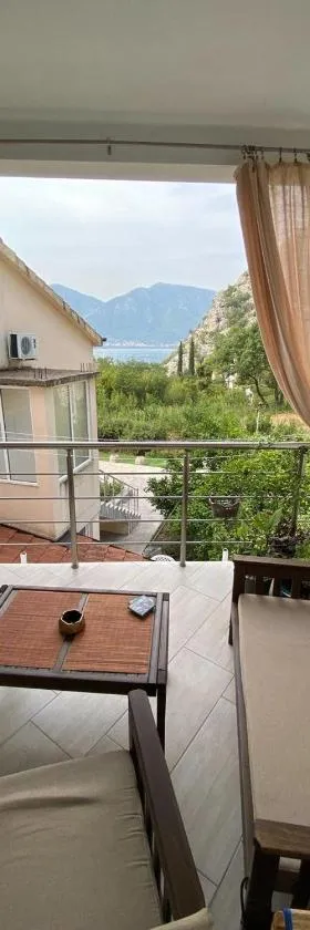 Apartman Darija 3，位于Gornji Orahovac的酒店