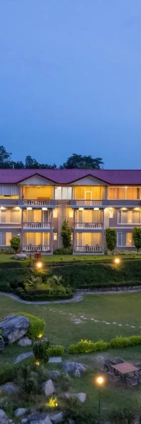 Neugal Riverfront Resort，位于帕拉姆普尔的酒店
