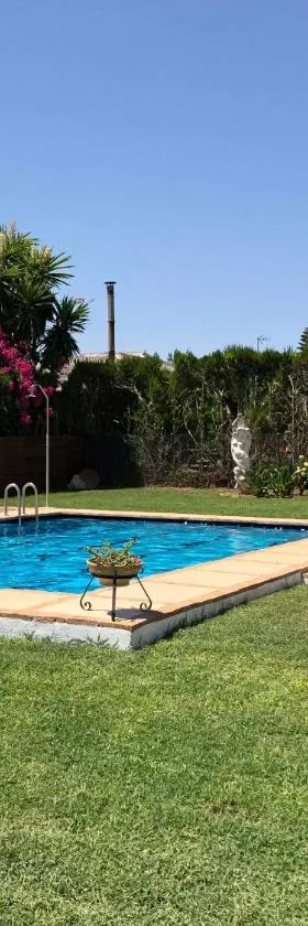 Villa Salvatore，位于阿兹纳尔卡扎尔的酒店