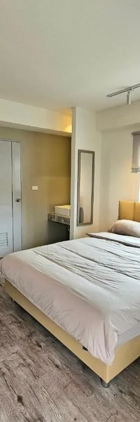 โรงแรมดีรูม D Room，位于北榄府的酒店