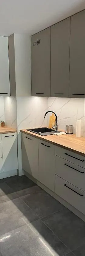 Apartament przy stacji kolejowej，位于马佐夫舍地区明斯克的酒店