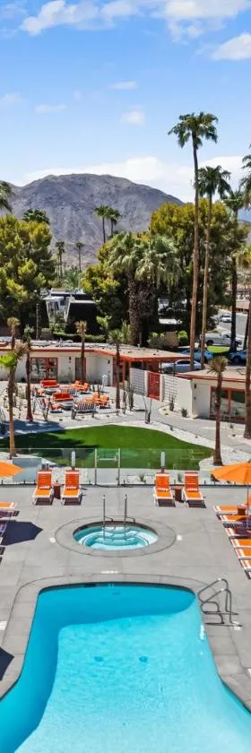 Mojave Resort - Adults Only，位于棕榈荒漠的酒店