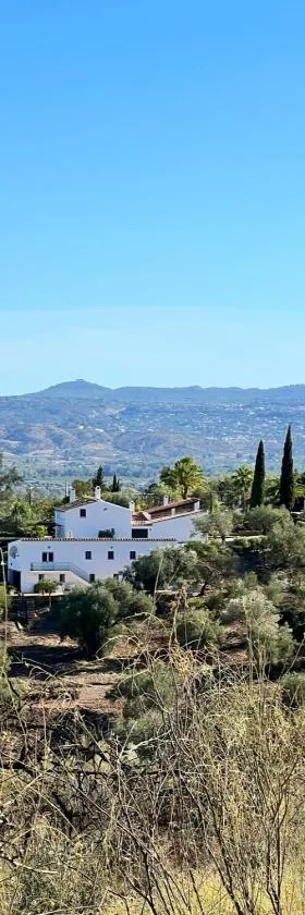 Santa Teresa Bed & Breakfast Andalusien，位于皮萨拉的酒店