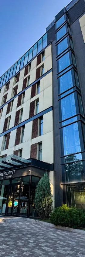 Resident City Hotel，位于阿拉木图的酒店