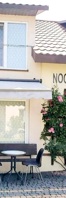 KWATERA AGROTURYSTYCZNA "Pod Dębiną" W NIELISZU，位于Nielisz的酒店