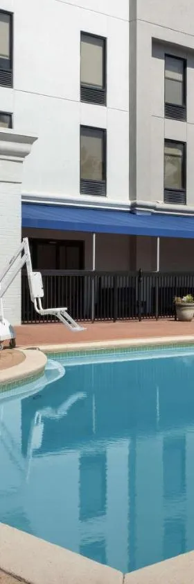 Hampton Inn by Hilton Panama City Beach，位于巴拿马城海滩的酒店