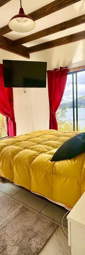 Cabaña nueva con vista al rio，位于瓦尔迪维亚的酒店
