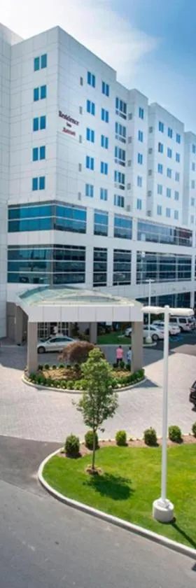 布朗克斯都会中心中庭原住客栈万豪酒店，位于布朗克斯的酒店