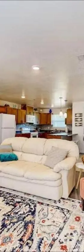 Pensacola Coastal Retreat Near UWF Family-friendly，位于Olive的酒店