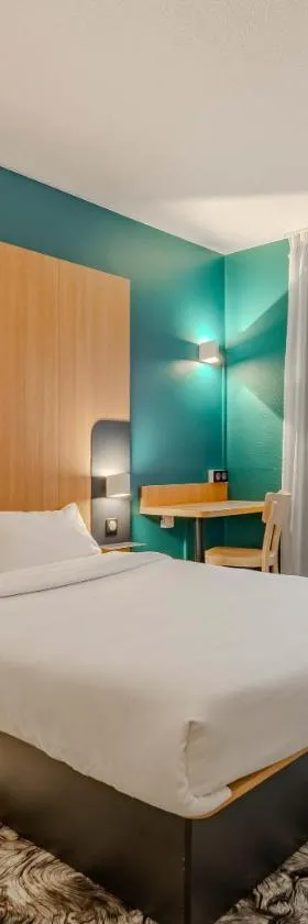 B&B HOTEL Maubeuge-Louvroil，位于路易维尔的酒店
