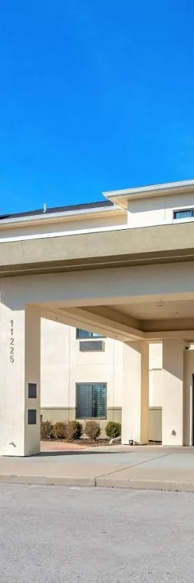 MainStay Suites St Louis Airport，位于布里奇顿的酒店