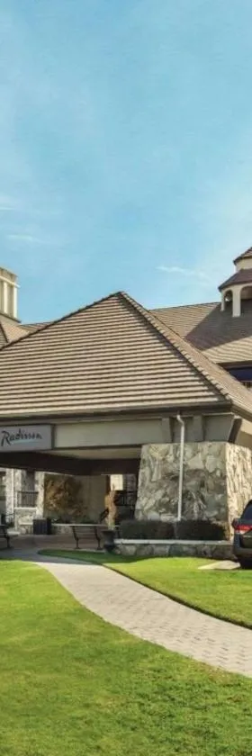 盐湖城机场丽笙酒店，位于盐湖城的酒店