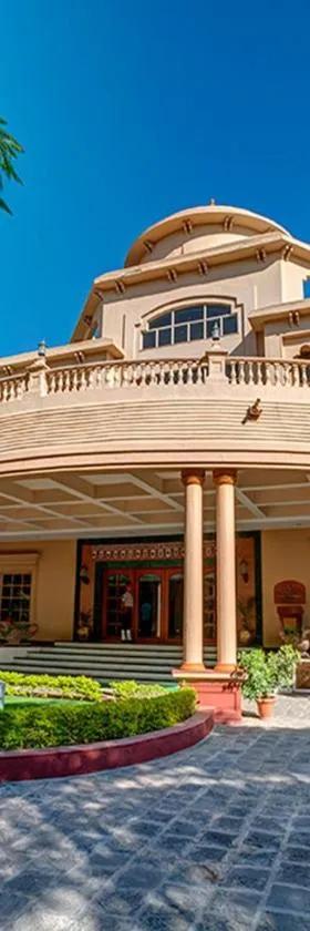 Renest Shraddha Inn - Shirdi，位于舍地的酒店
