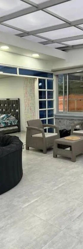 Queen travel apartment，位于多斯克布拉达斯的酒店