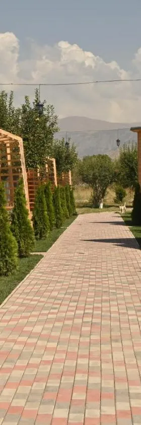 Hidden Garden Resort，位于Garni的酒店