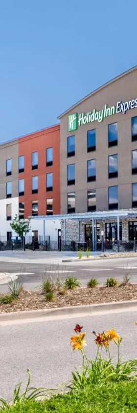 Holiday Inn Express & Suites - Colorado Springs AFA Northgate by IHG，位于科罗拉多斯普林斯的酒店