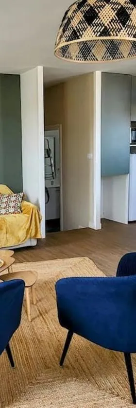 Appartement 2 chambres en centre-ville，位于帕尔特奈的酒店