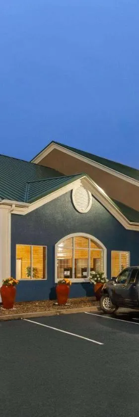 AmericInn by Wyndham Grinnell，位于Grinnell的酒店