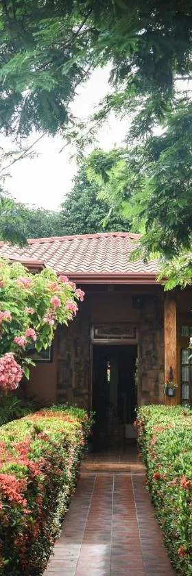 Casa Cora Bed and Breakfast，位于Carmona的酒店
