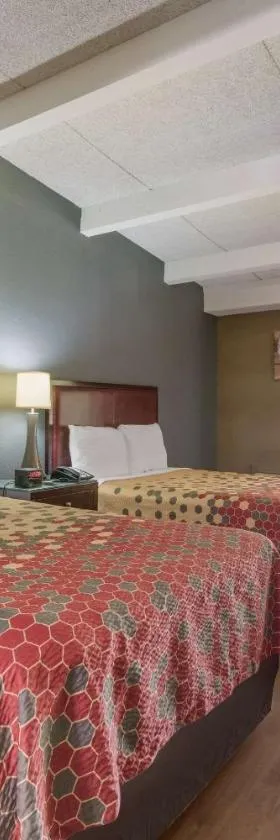 Econo Lodge，位于海波因特的酒店
