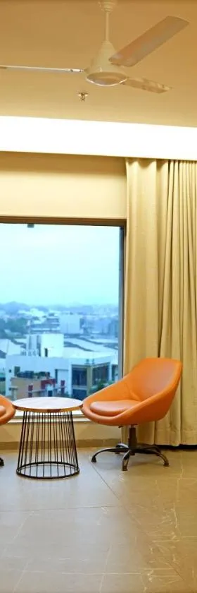 The Sky Imperial Hotel Kailash，位于贾姆讷格尔的酒店